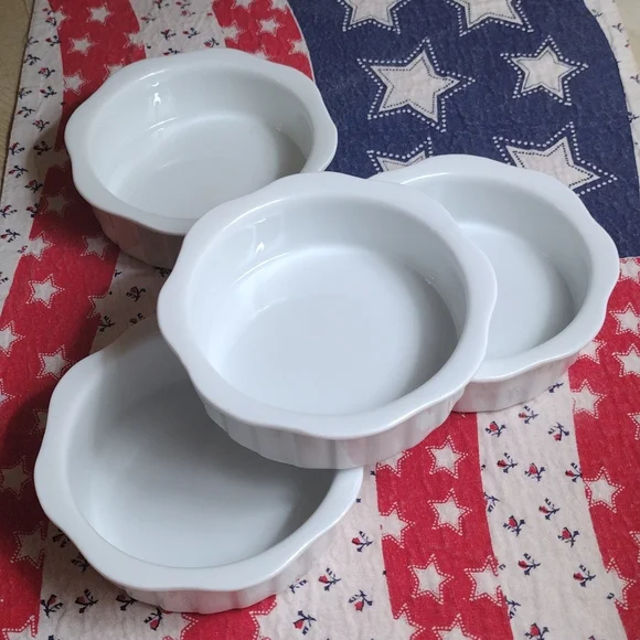 SOLD 🌹Xcell 4" White Ramekins Set Of 4 Scallop Edged Ribbed Sides Ovenware - Picture 1 of 7